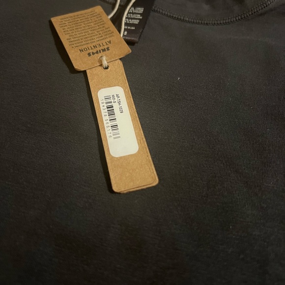 Skims Outdoor T-Shirt - Picture 2 of 3